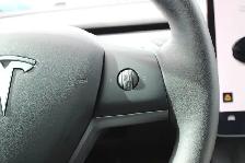 2022 Tesla Model 3 - Photo 16