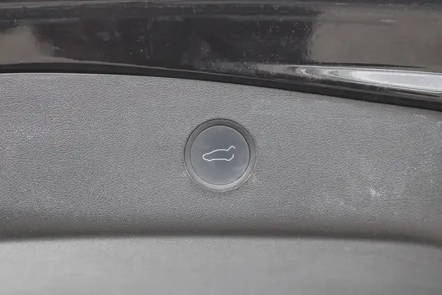 2022 Tesla Model 3 - Photo 26