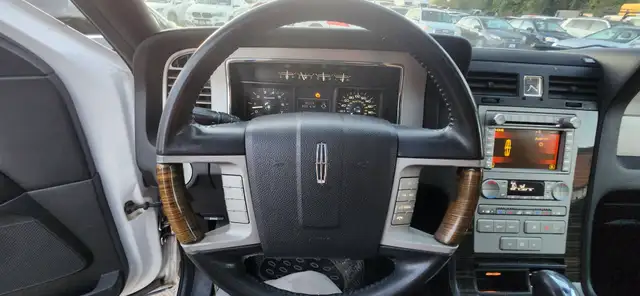 2010 Lincoln Navigator 4WD 4dr Ultimate - Photo 14