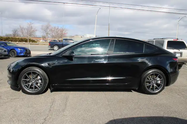 2023 Tesla Model 3 - Photo 4