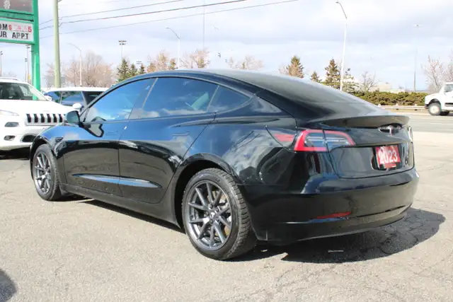 2023 Tesla Model 3 - Photo 5