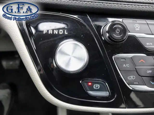 2022 Chrysler Pacifica TOURING L MODEL, AWD, 7 PASSENGER, LEATHE - Photo 18