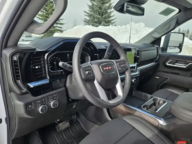2026 GMC Sierra 2500HD SLT Convenience/Pro Safety Plus Pkg - Photo 11