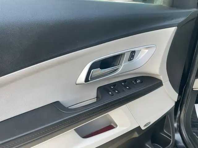 2017 Chevrolet Equinox LT - Photo 13