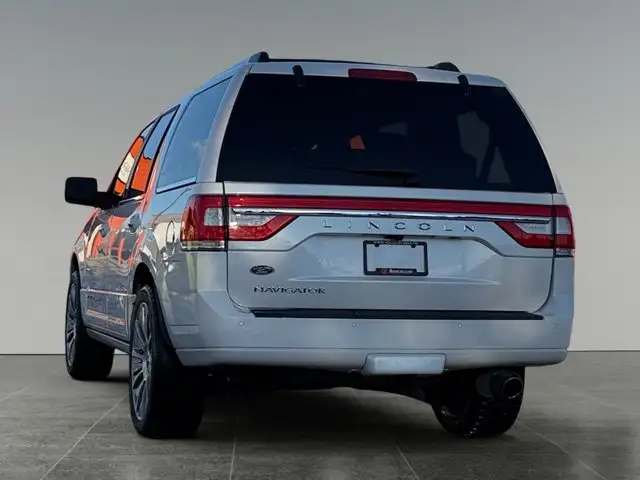2017 Lincoln Navigator Select - Photo 4
