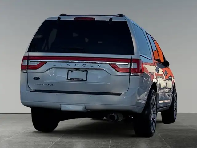 2017 Lincoln Navigator Select - Photo 7