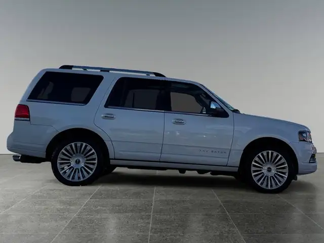 2017 Lincoln Navigator Select - Photo 8
