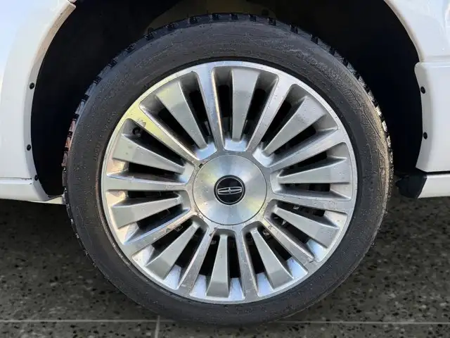 2017 Lincoln Navigator Select - Photo 17