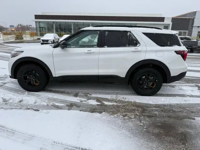 2026 Ford Explorer Tremor - Photo 2