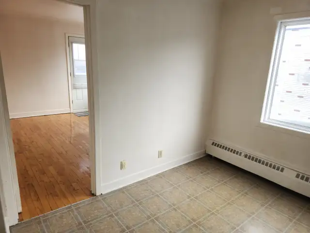 Lasalle Grand 2 ½ disponible pour mars ou avril. - Photo 2