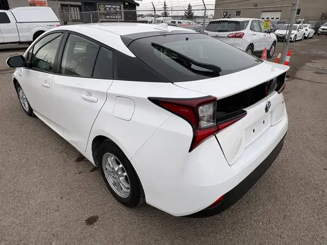 2021 Toyota Prius AWD-e - Photo 5
