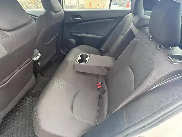 2021 Toyota Prius AWD-e - Photo 9