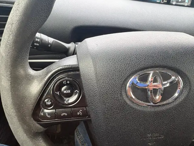 2021 Toyota Prius AWD-e - Photo 17
