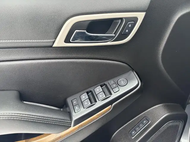 2020 GMC Yukon Denali - Photo 13