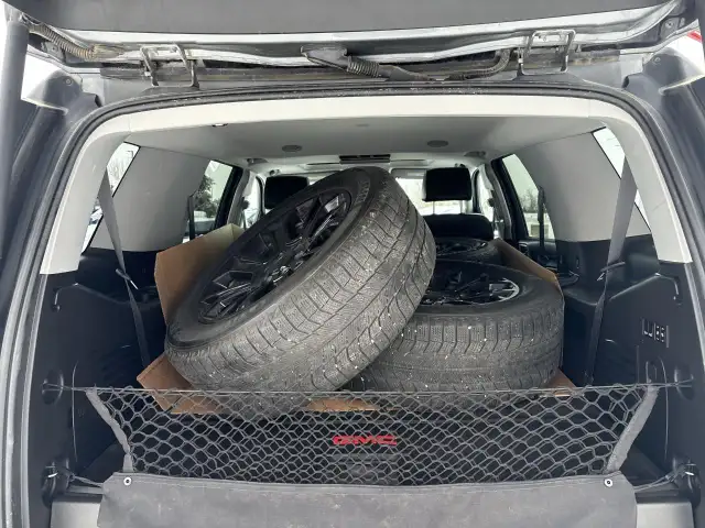 2020 GMC Yukon Denali - Photo 23