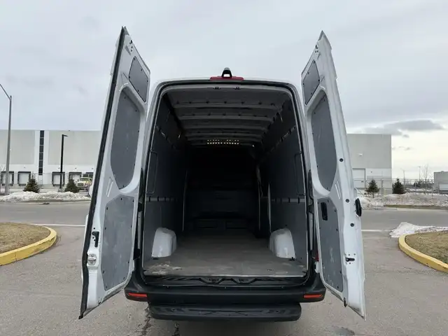 2019 Mercedes-Benz Sprinter Van - Photo 9