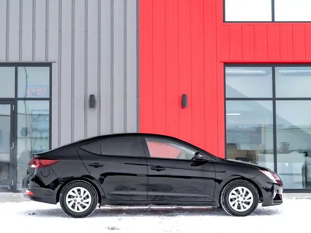 2020 Hyundai Elantra Essential - One Owner I No Accidents I Heat - Photo 4