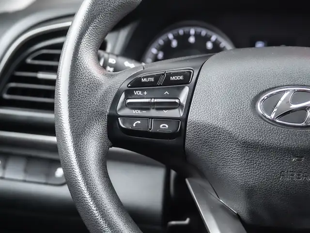 2020 Hyundai Elantra Essential - One Owner I No Accidents I Heat - Photo 13