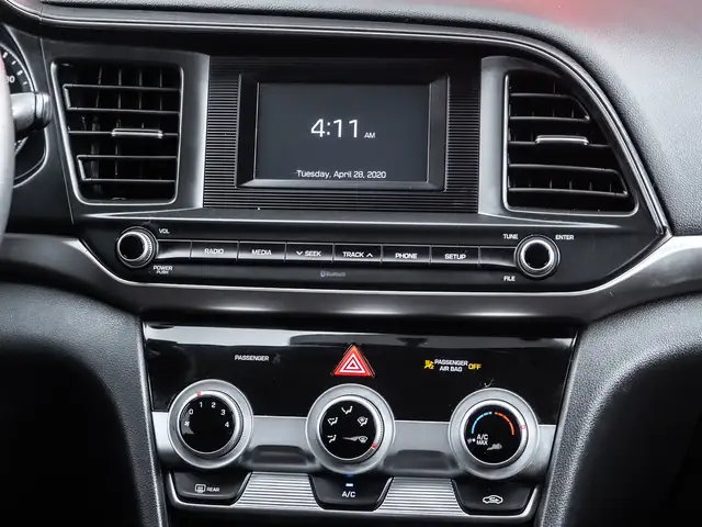 2020 Hyundai Elantra Essential - One Owner I No Accidents I Heat - Photo 18