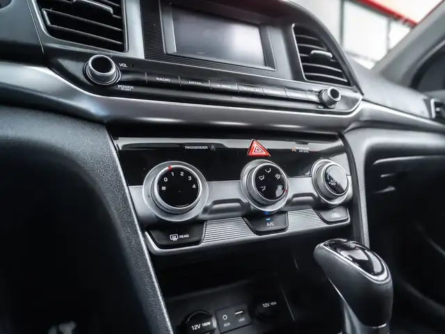 2020 Hyundai Elantra Essential - One Owner I No Accidents I Heat - Photo 19