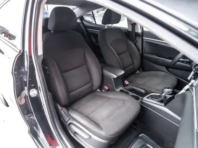 2020 Hyundai Elantra Essential - One Owner I No Accidents I Heat - Photo 23