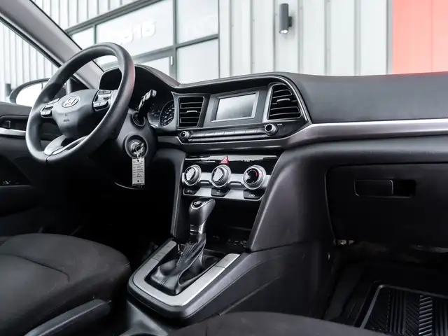 2020 Hyundai Elantra Essential - One Owner I No Accidents I Heat - Photo 24