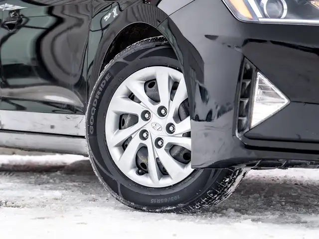 2020 Hyundai Elantra Essential - One Owner I No Accidents I Heat - Photo 25