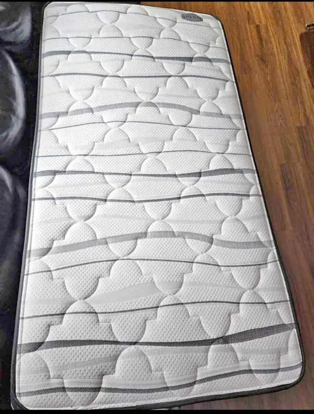 Single size mattress