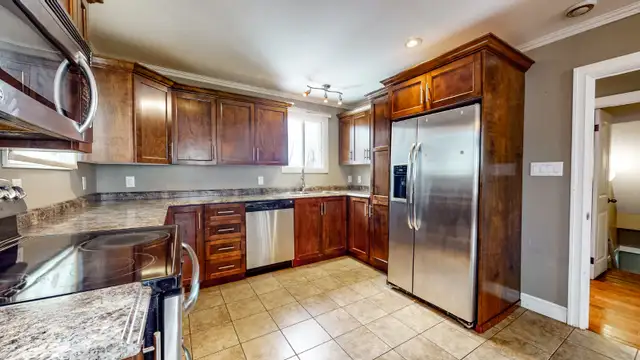 Detached Center-City Bungalow with Off-Street Parking - Photo 2