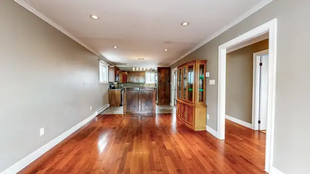 Detached Center-City Bungalow with Off-Street Parking - Photo 4