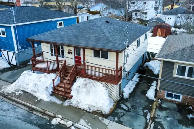 Detached Center-City Bungalow with Off-Street Parking - Photo 6