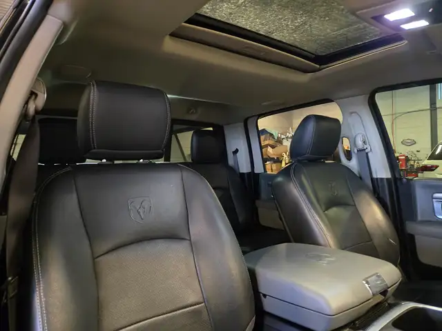 2019 RAM 1500 SLT Leather | Sunroof | No Accidents - Photo 11