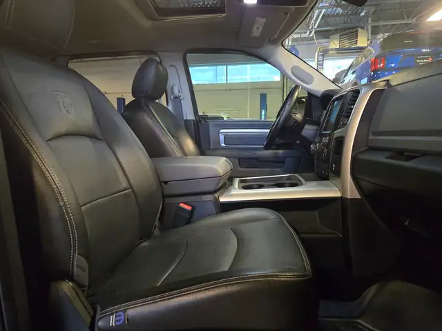 2019 RAM 1500 SLT Leather | Sunroof | No Accidents - Photo 12