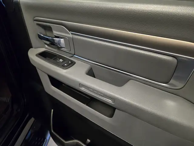 2019 RAM 1500 SLT Leather | Sunroof | No Accidents - Photo 25