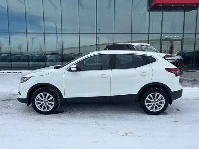 2022 Nissan Qashqai AWD S CVT • One Owner • Accident Free CarFax - Photo 3