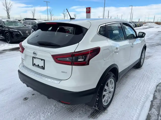 2022 Nissan Qashqai AWD S CVT • One Owner • Accident Free CarFax - Photo 7