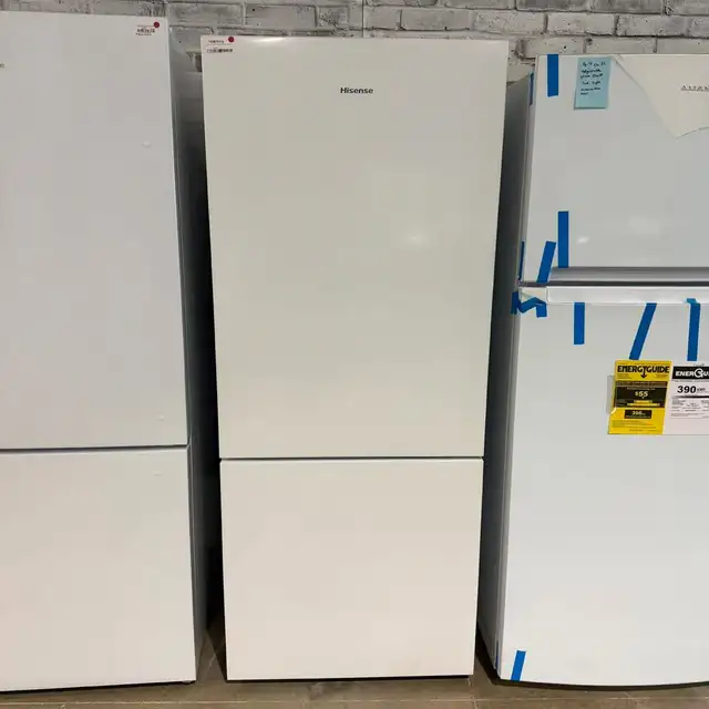 Econoplus Halifax Big Sale Hisense 28'' Fridge White- OPEN BOX