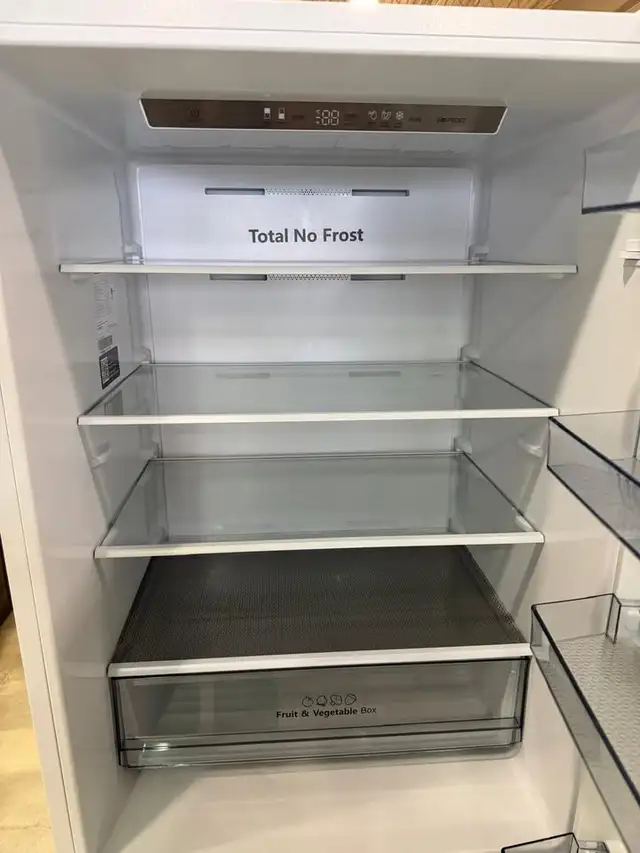 Econoplus Halifax Big Sale Hisense 28'' Fridge White- OPEN BOX - Photo 4