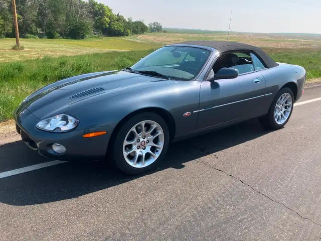 2001 Jaguar XKR - Photo 2