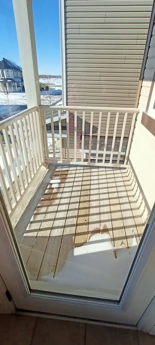 3-bedroom end unit townhouse available now - Photo 9