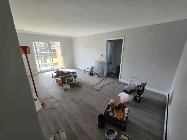 Spacious Renovated 2 bedroom Apartment - Haist Street Fonthill - Photo 2