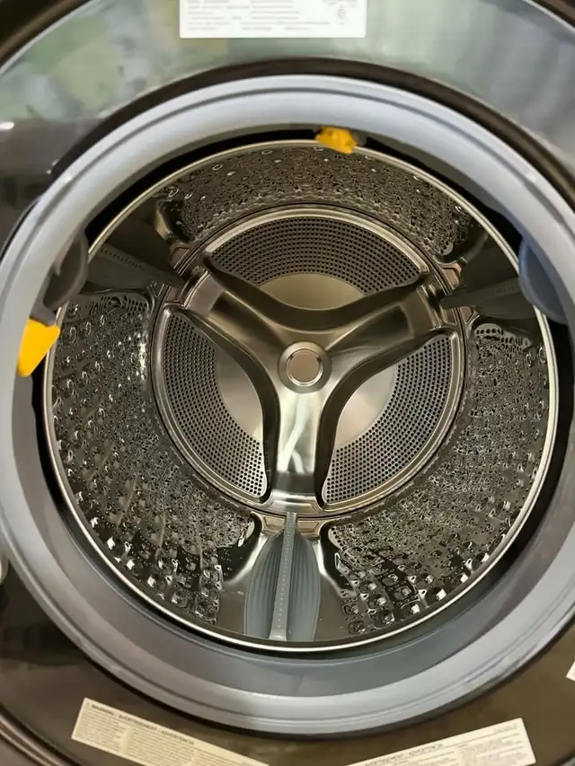 Econoplus Halifax Big Sale Samsung 2 in 1 washer dryer- OPEN BOX - Photo 3