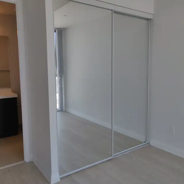 Master bedroom for rent - VMC - Vaughan - Available 29/Mar - Photo 3