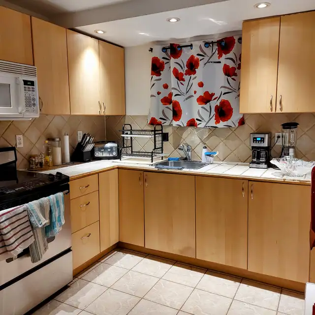 Nice clean renovated 3 1/2 for Rent