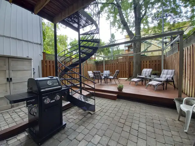 SUPERBE 4 ½ MEUBLÉ AVEC JARDINET ET COUR ARRIÈRE – LE PLATEAU - Photo 9