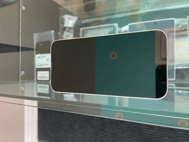 Apple iPhone 13– 128GB (Certified Pre-Owned) - Photo 3