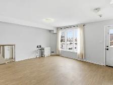 4 Beds 4 Baths TownhouseCA$900 / Month - Photo 17