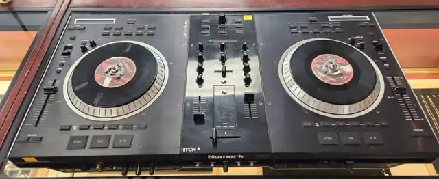 Numark NS7 DJ Controller with Case - Fan Very Loud