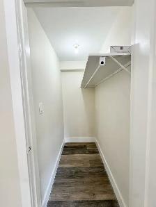 Bright Renovated 2-Bedroom Apartment for Rent - Photo 17