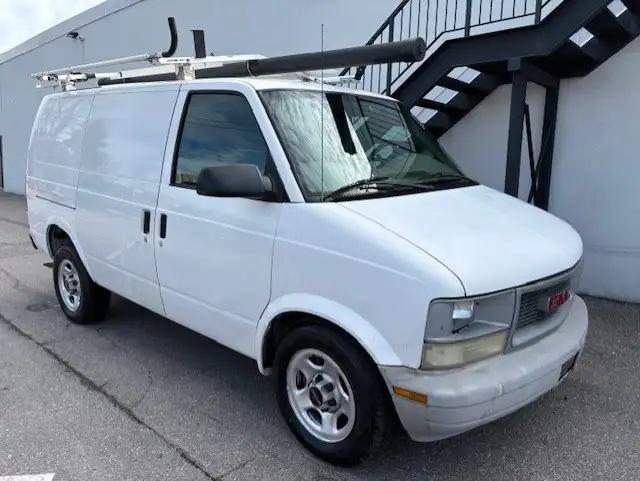 2005 GMC Safari Cargo Van LADDER RACKS-DIVIDER-SHELVES-CERTIFIED - Photo 8